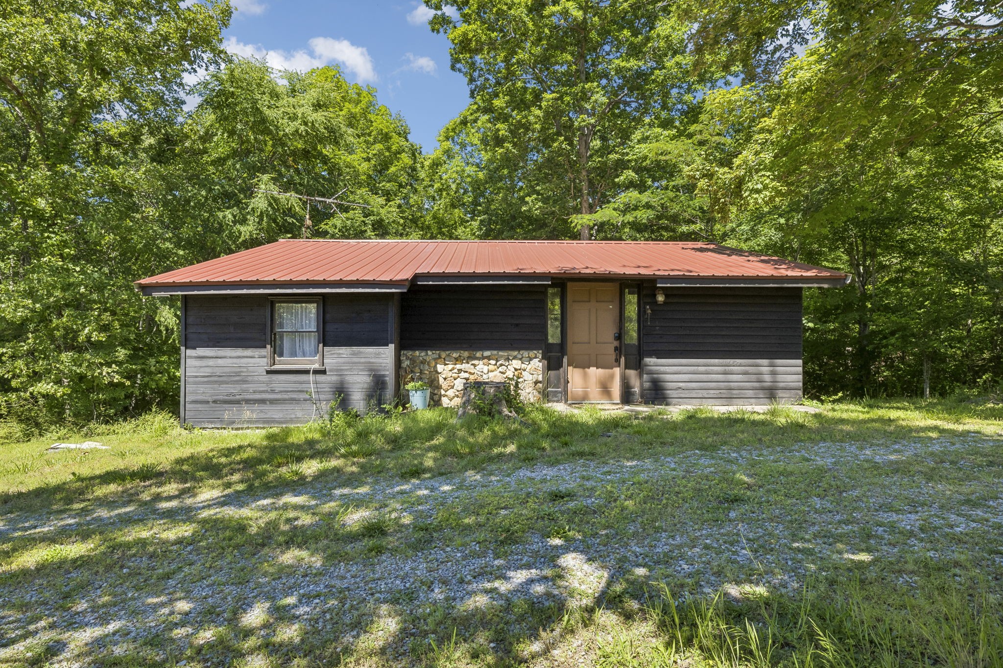 710 Shine Ln