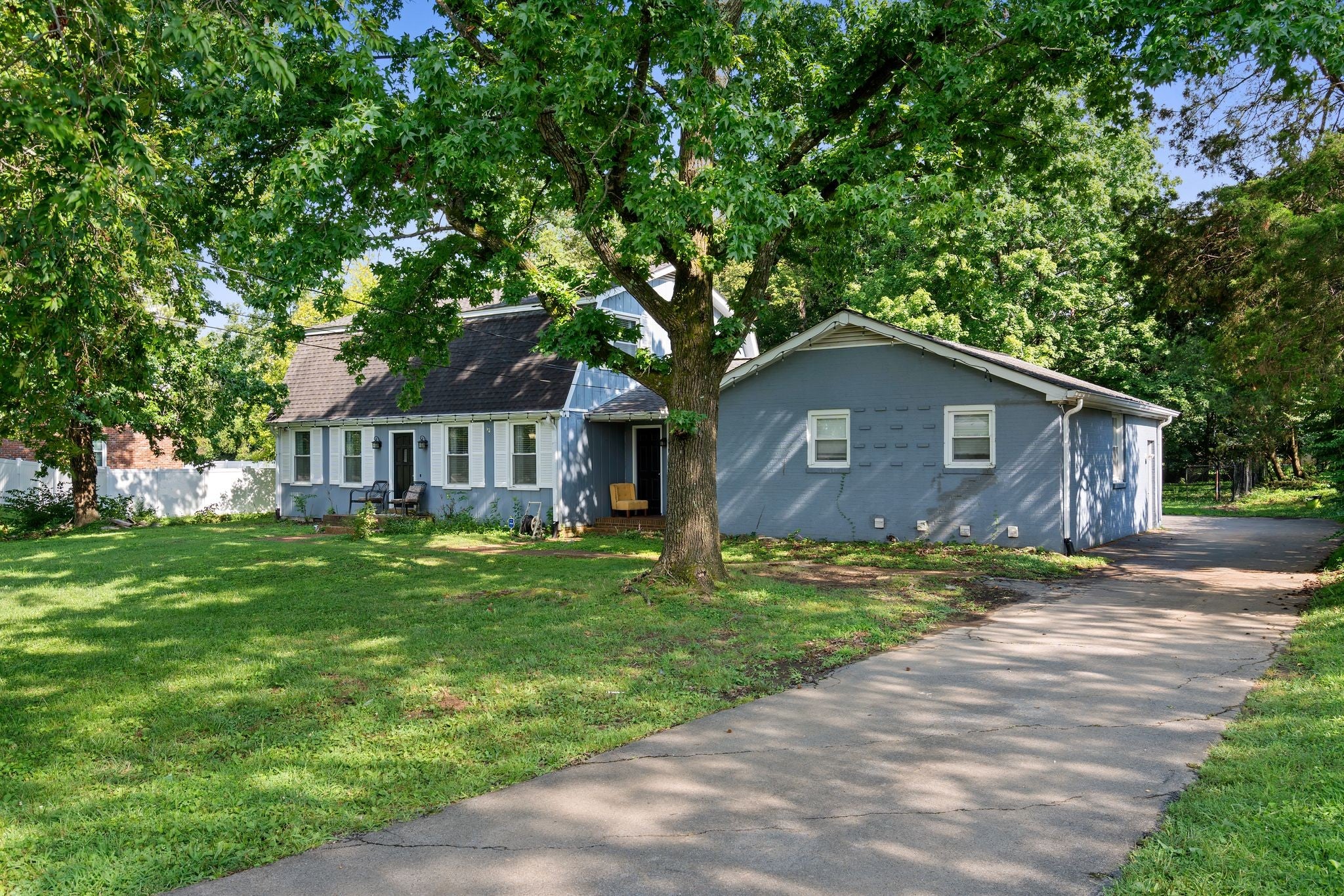 4059 Lake Pkwy