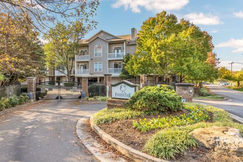 2027 Stokes Ln Nashville TN 37215