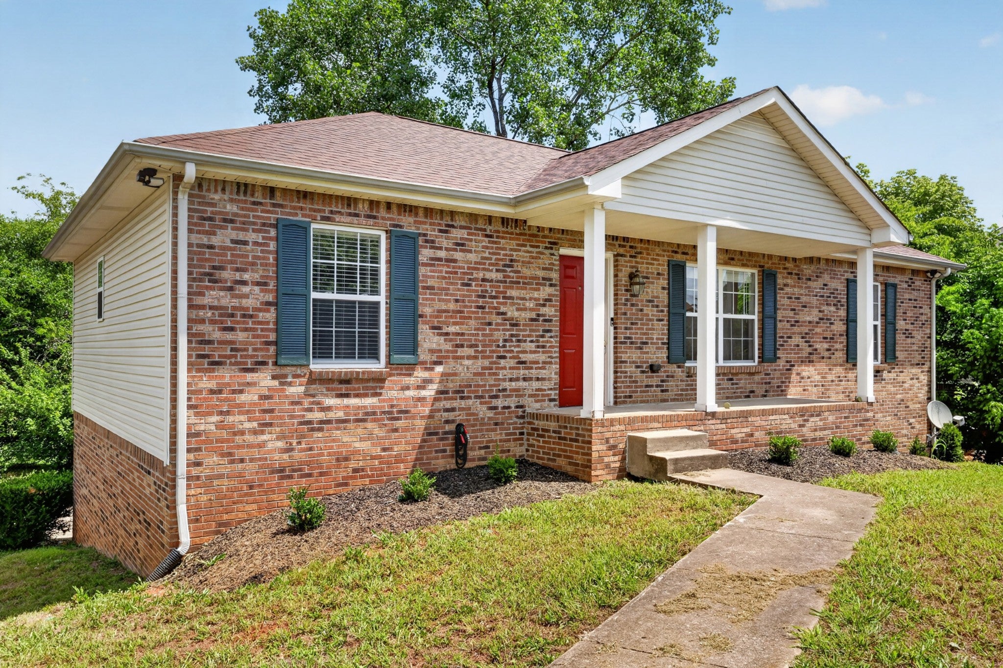 1009 Monica Dr