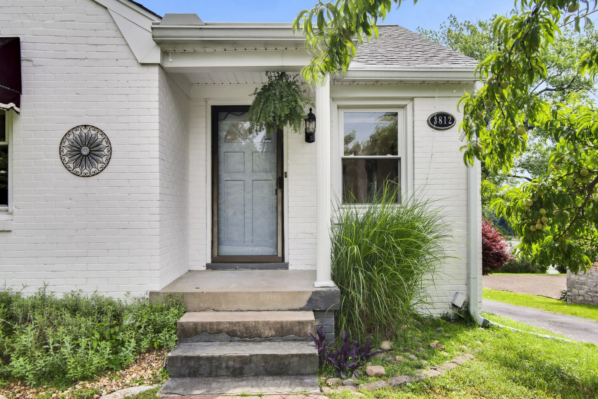 3812 Moss Rose Dr