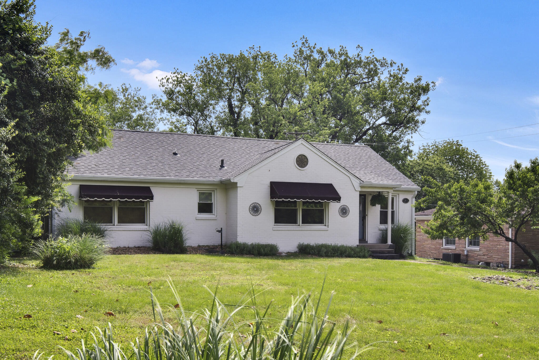 3812 Moss Rose Dr
