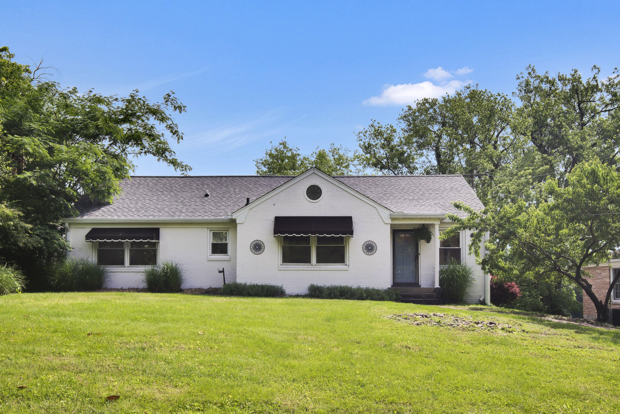 3812 Moss Rose Dr