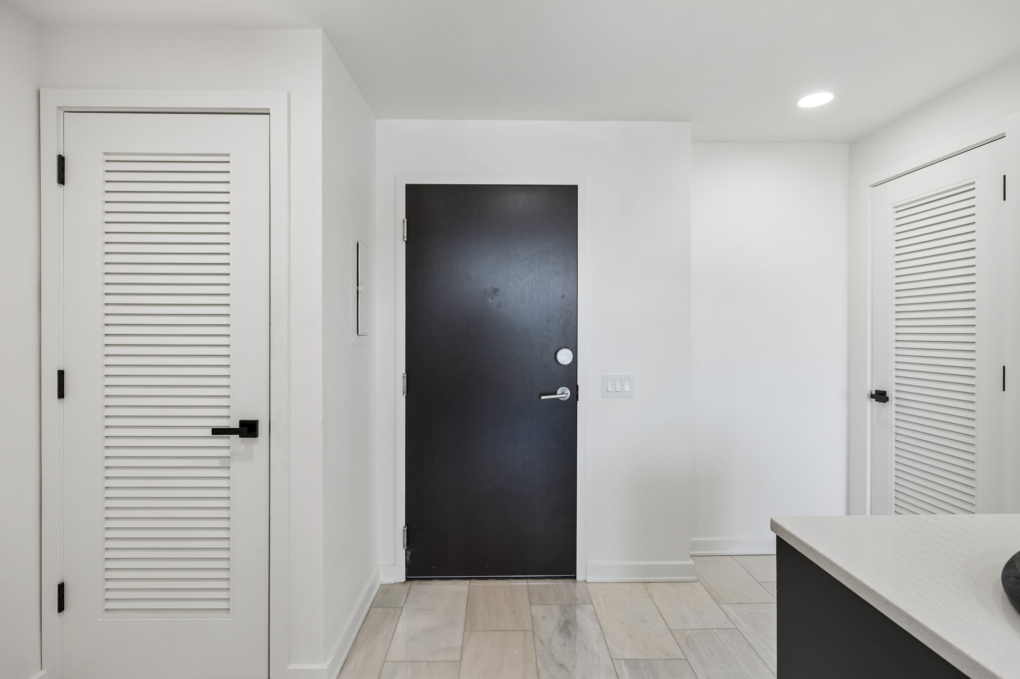 1212 Laurel 406