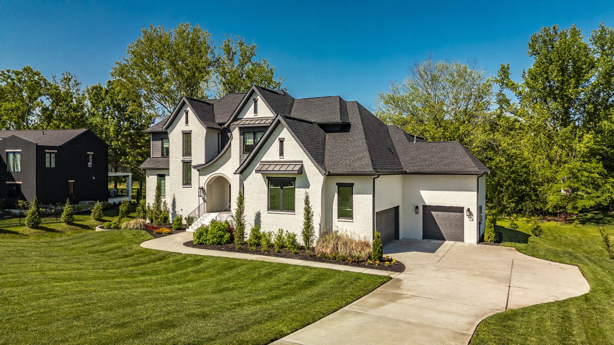 1305 Twin Springs Dr