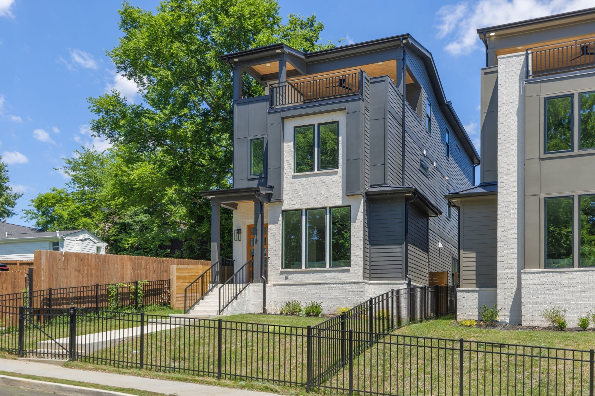 1215 Montgomery Ave