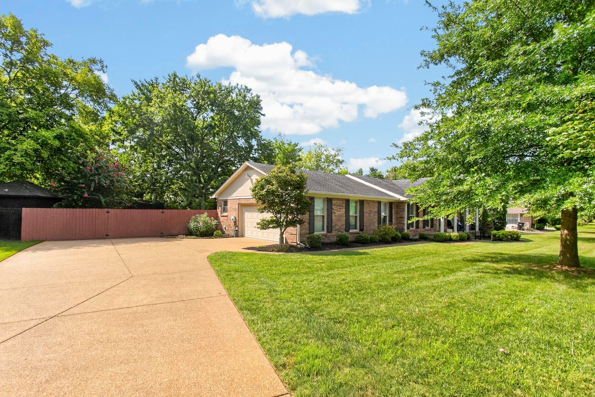 1862 James Dr
