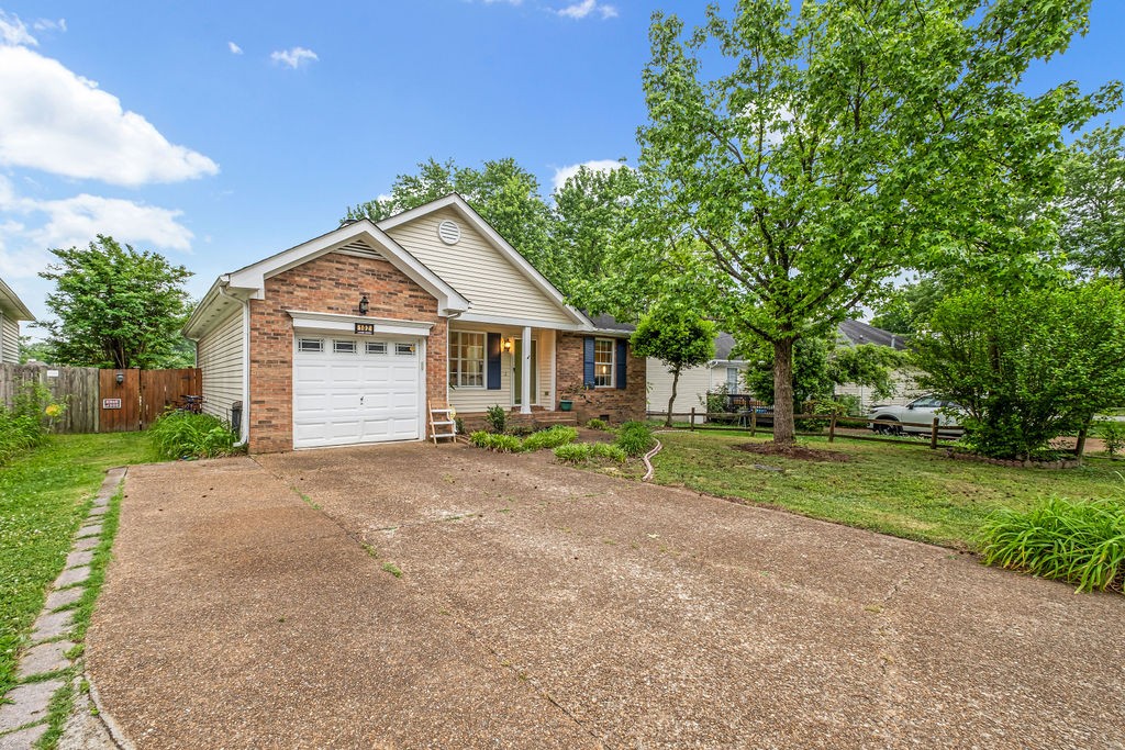 102 Oak Leaf Dr