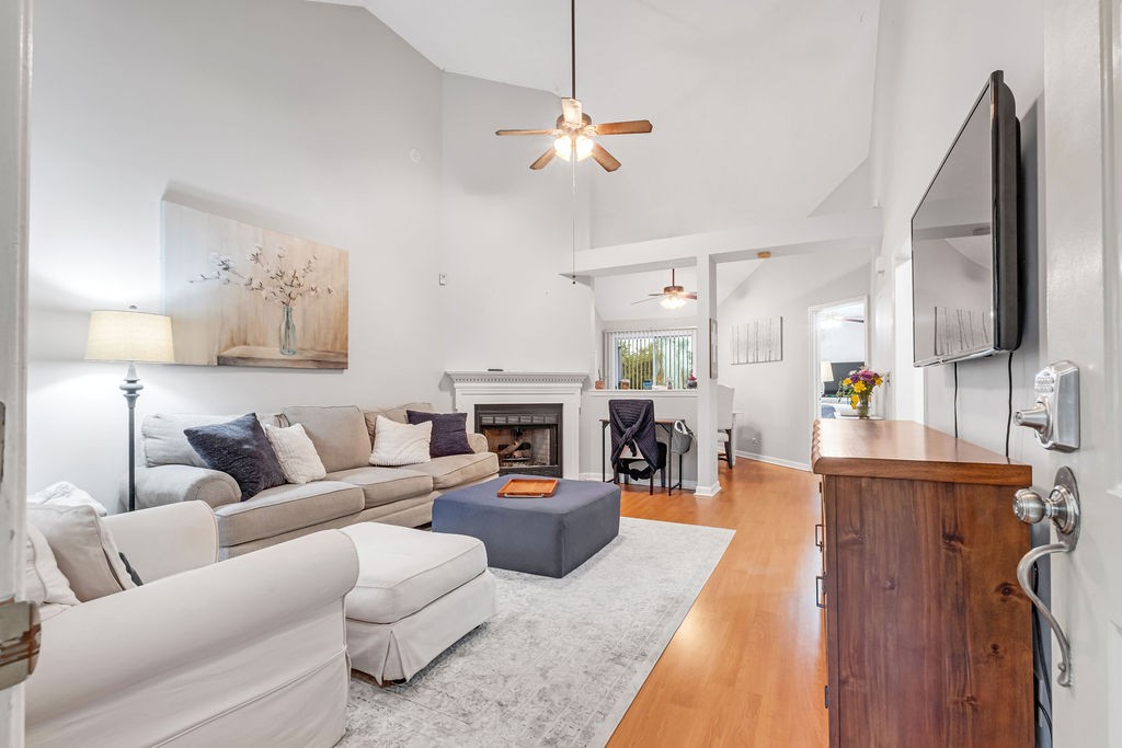 102 Oak Leaf Dr