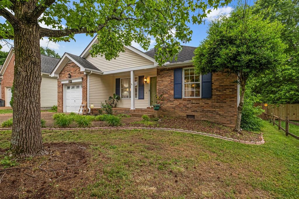 102 Oak Leaf Dr