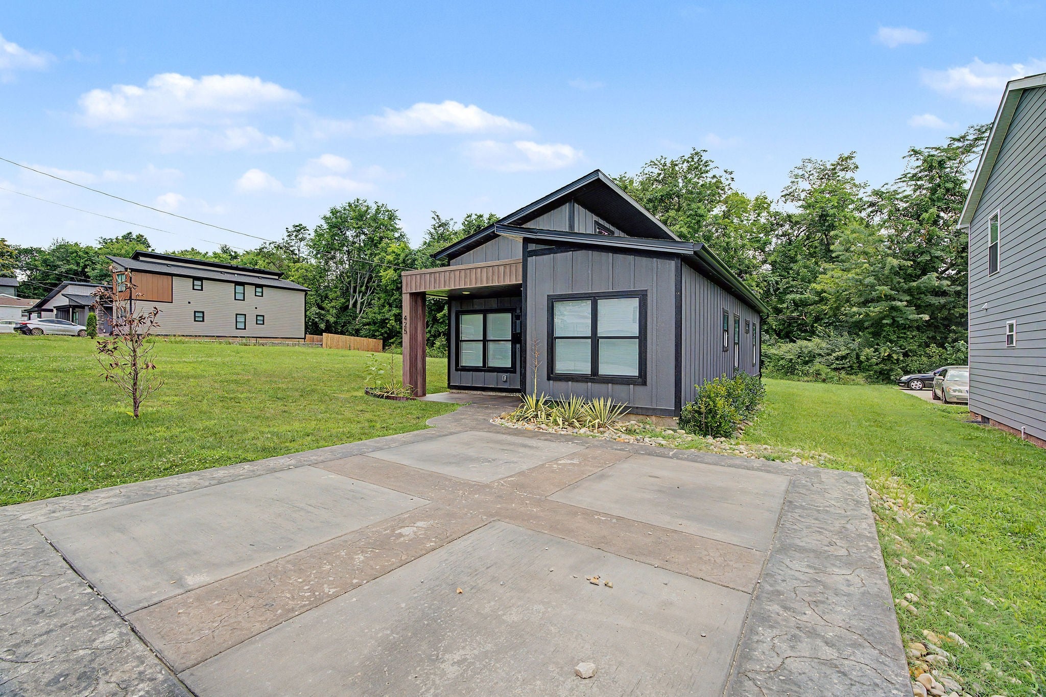 425 W Edmunds St