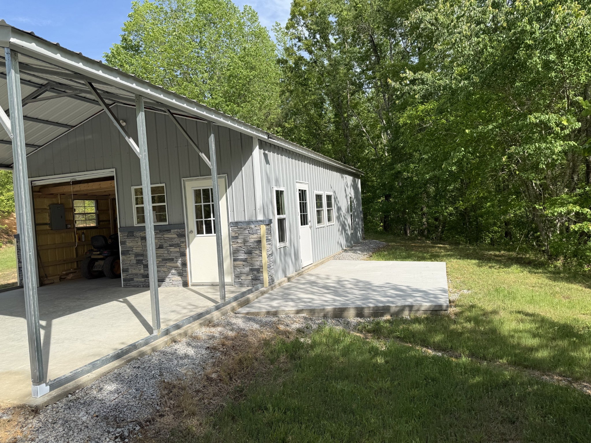 3412 Dogwood Rd