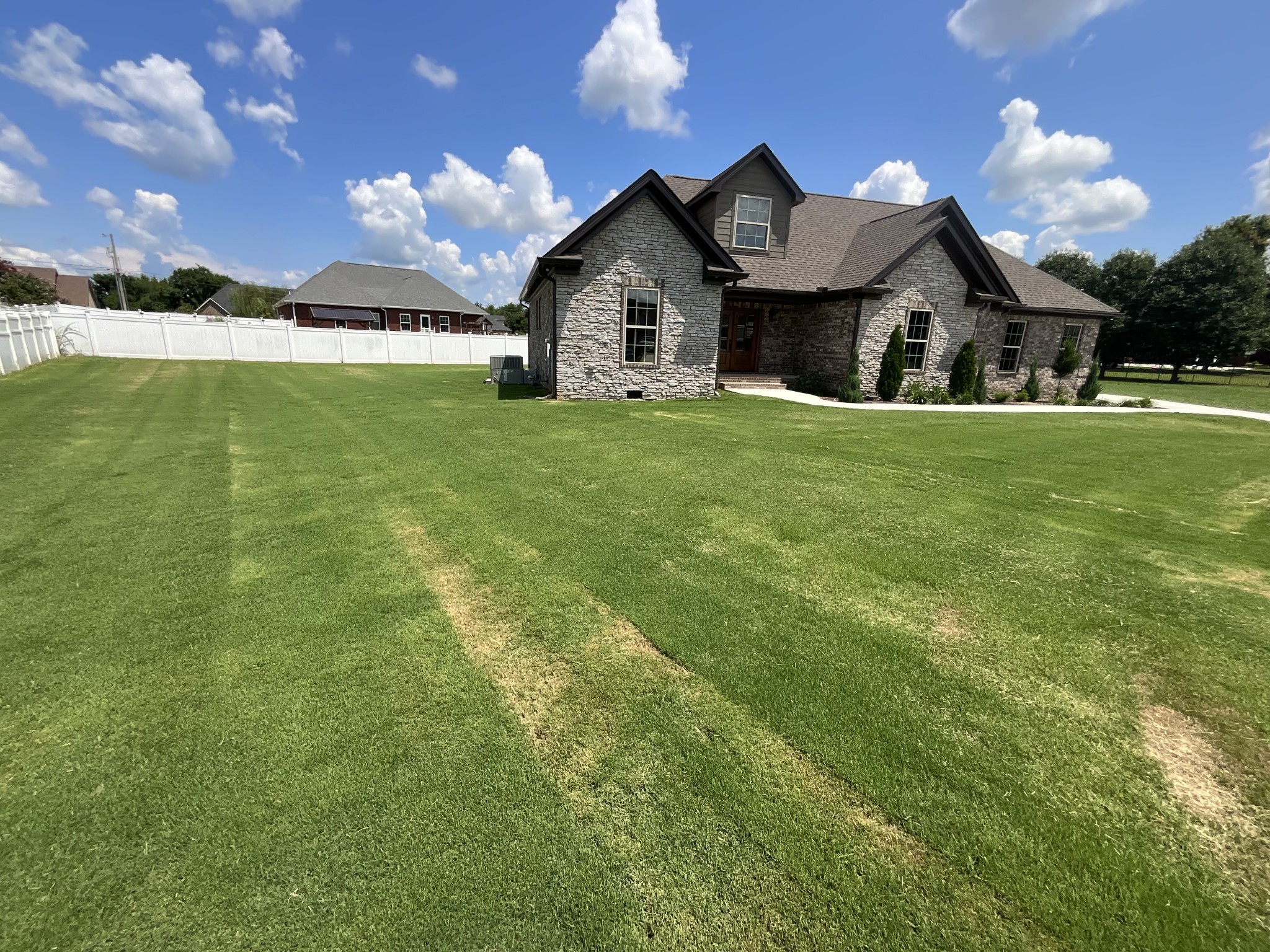 309 Honeysuckle Ln