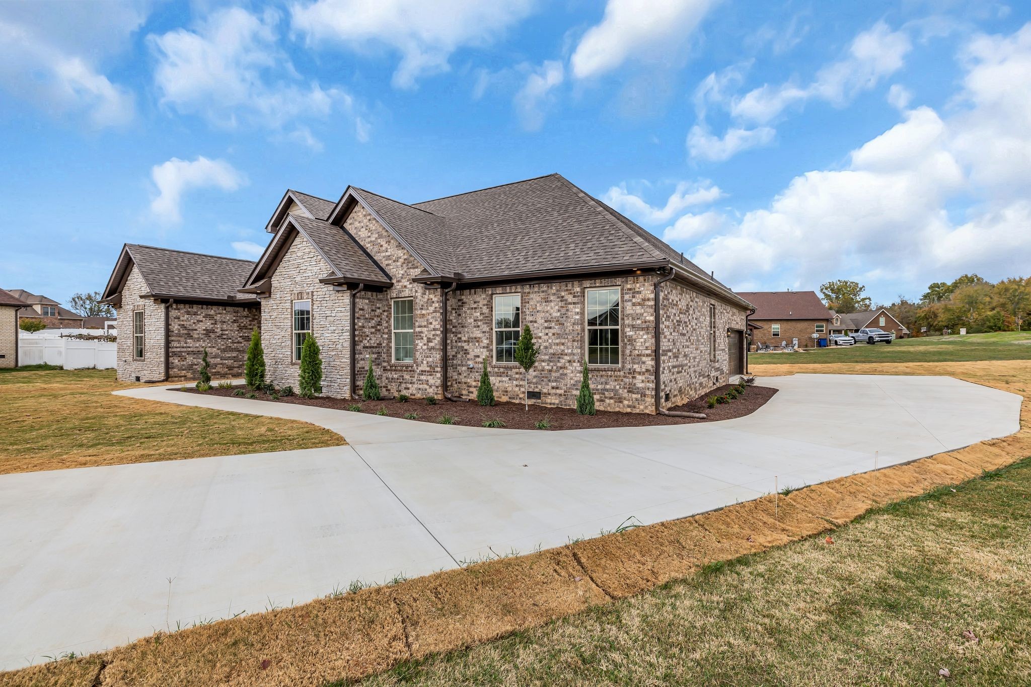 309 Honeysuckle Ln