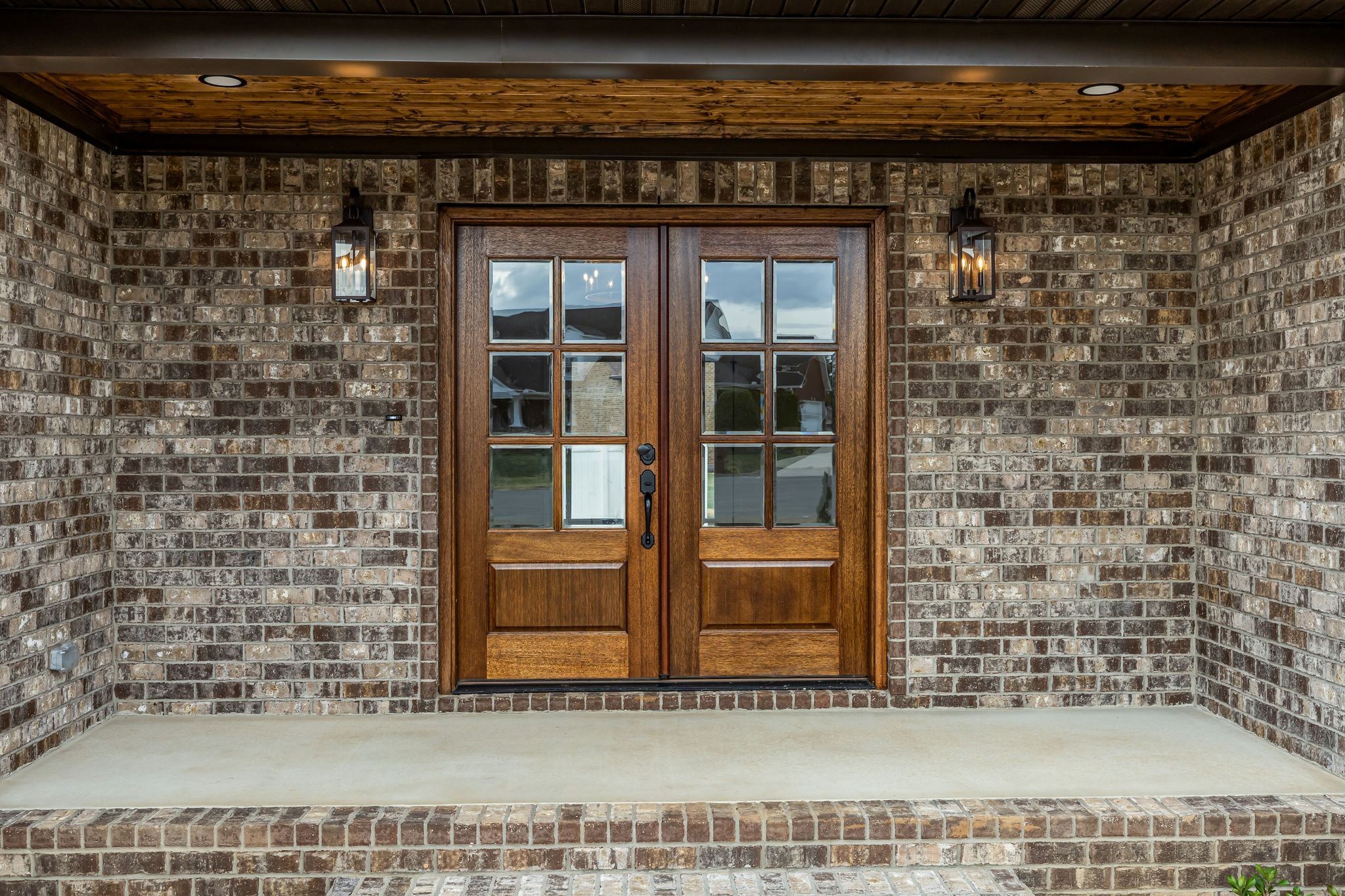 309 Honeysuckle Ln
