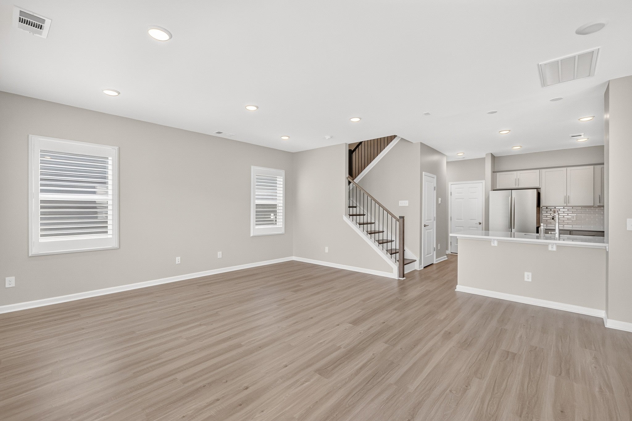 182 Oasis Dr