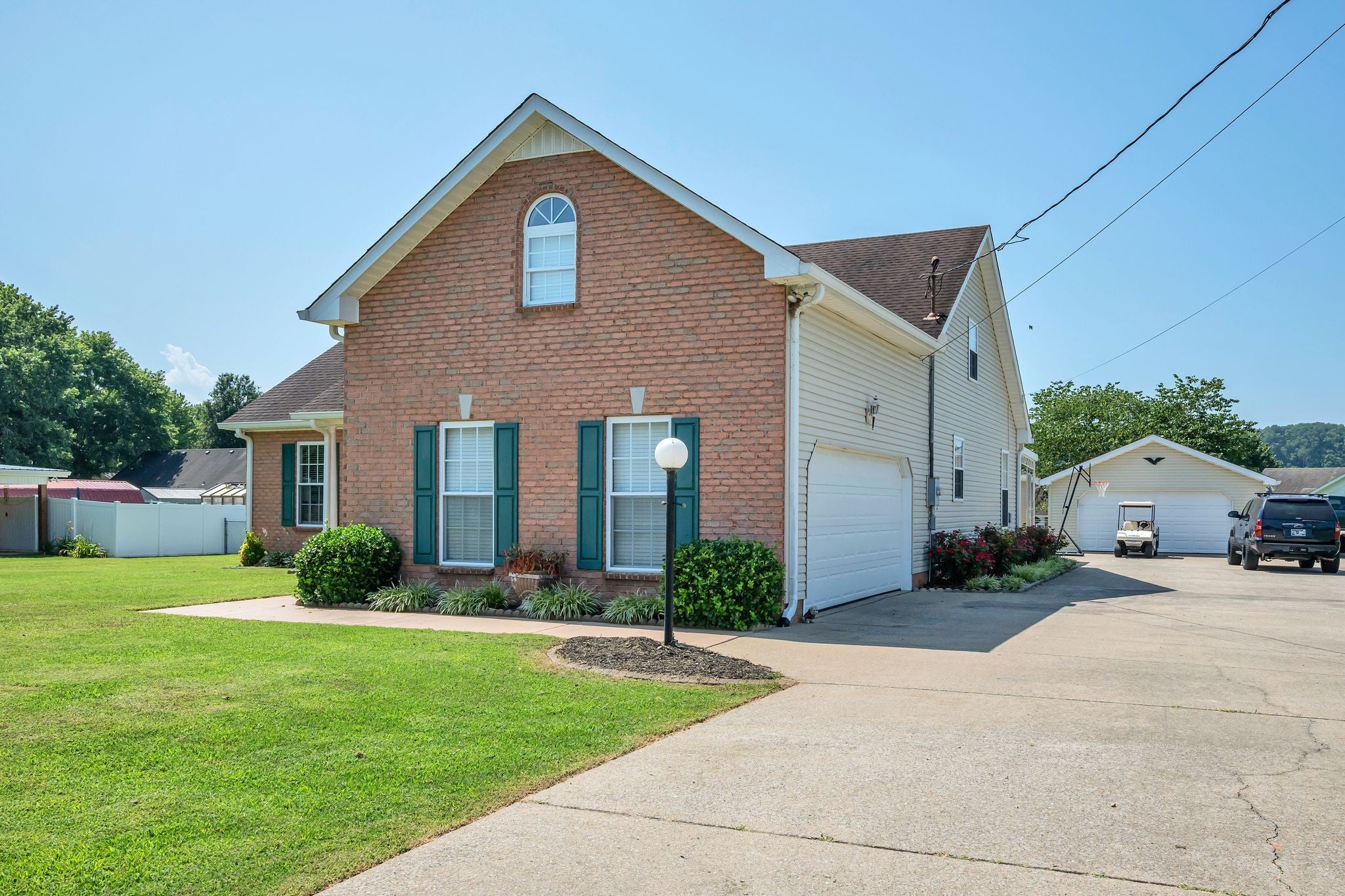 567 Bluff View Dr