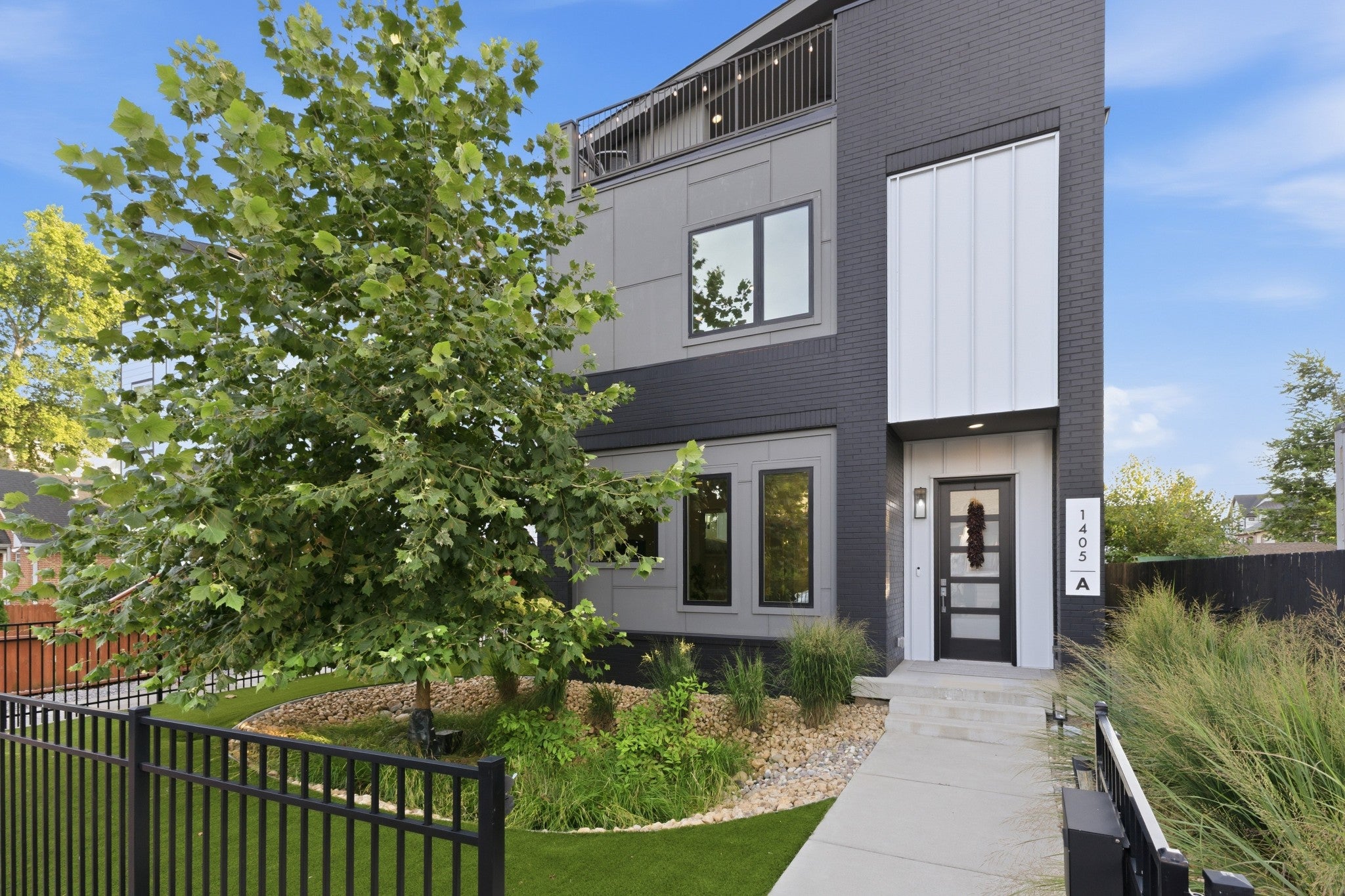 1405A 10th Ave N