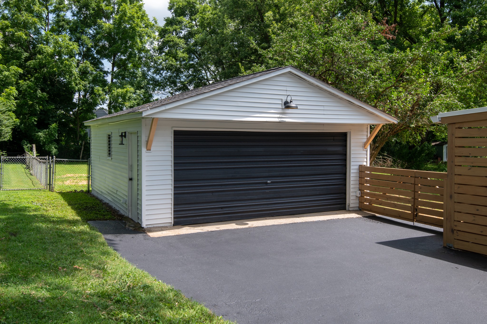 2832 Colonial Cir