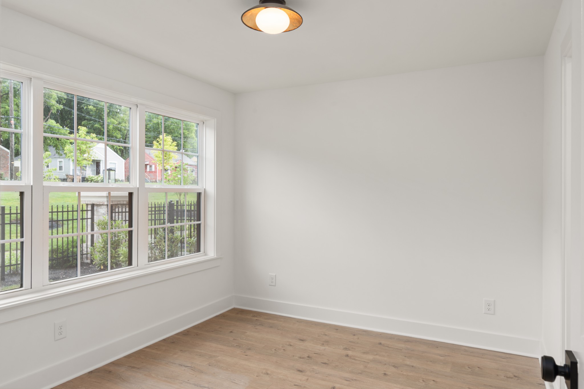 504 Edwin St 5