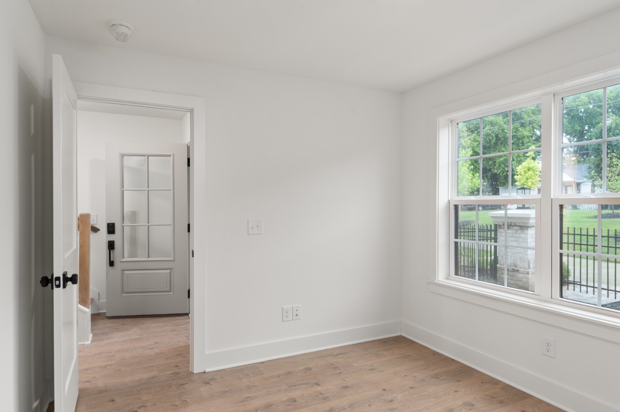 504 Edwin St 5