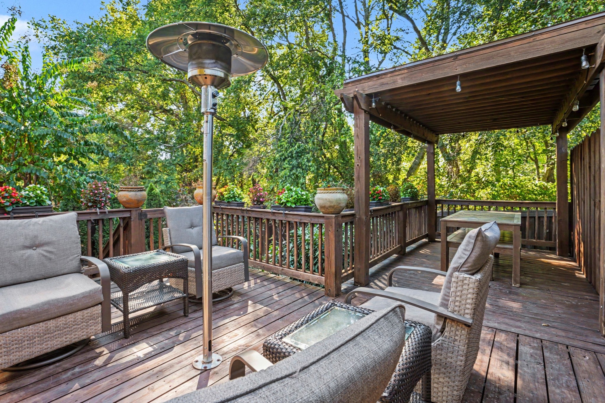 562 Doral Country Dr