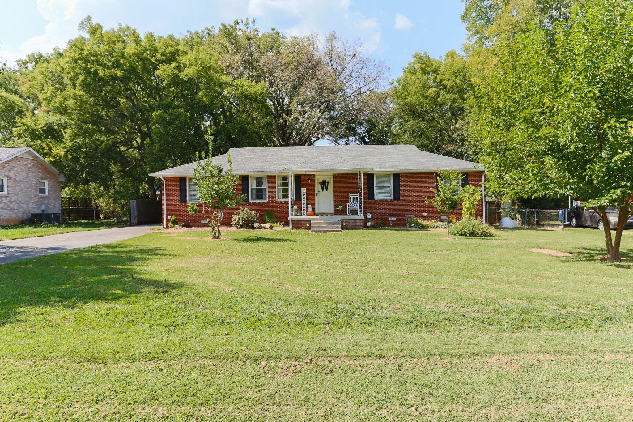 6641 Forrest Ln