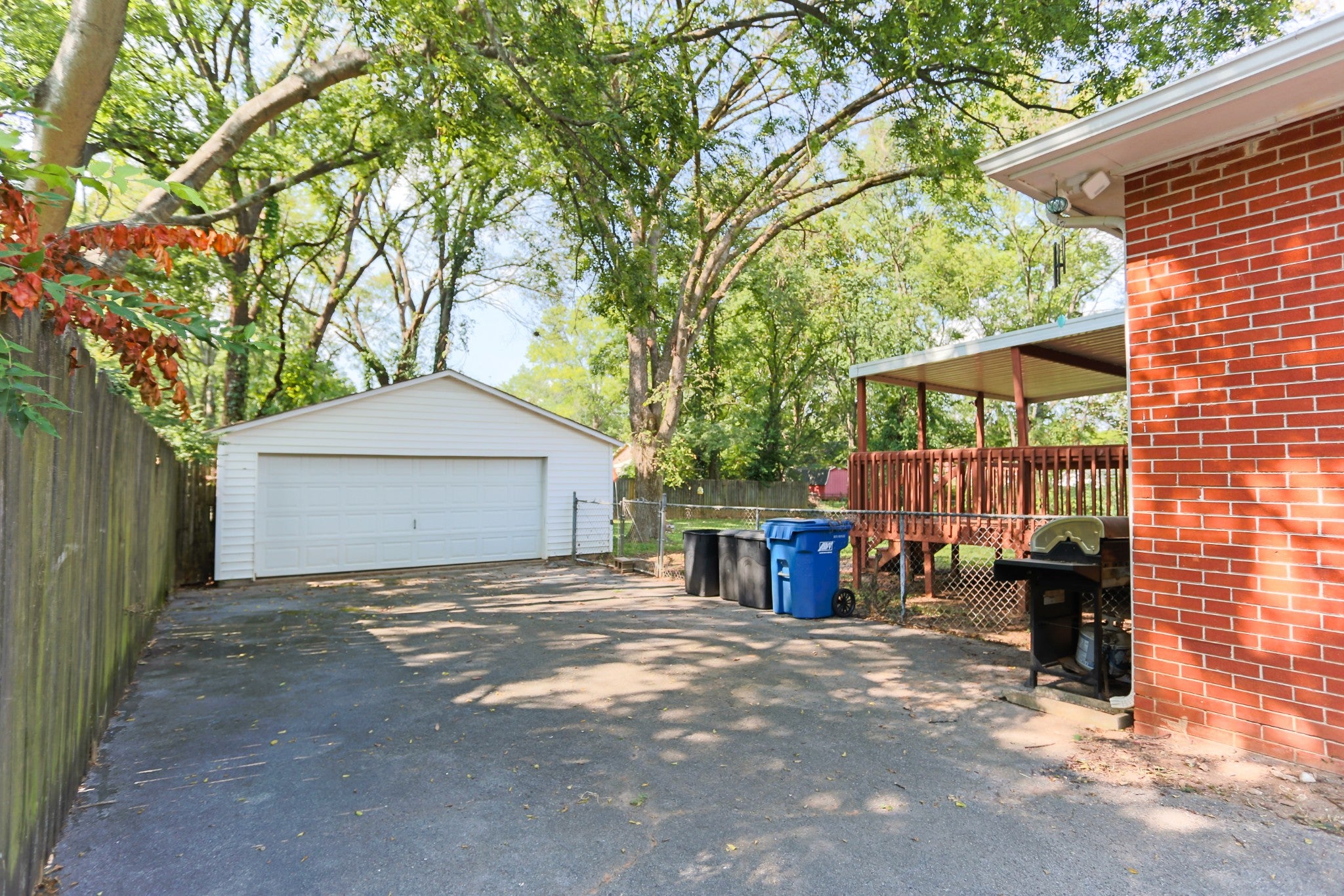 6641 Forrest Ln