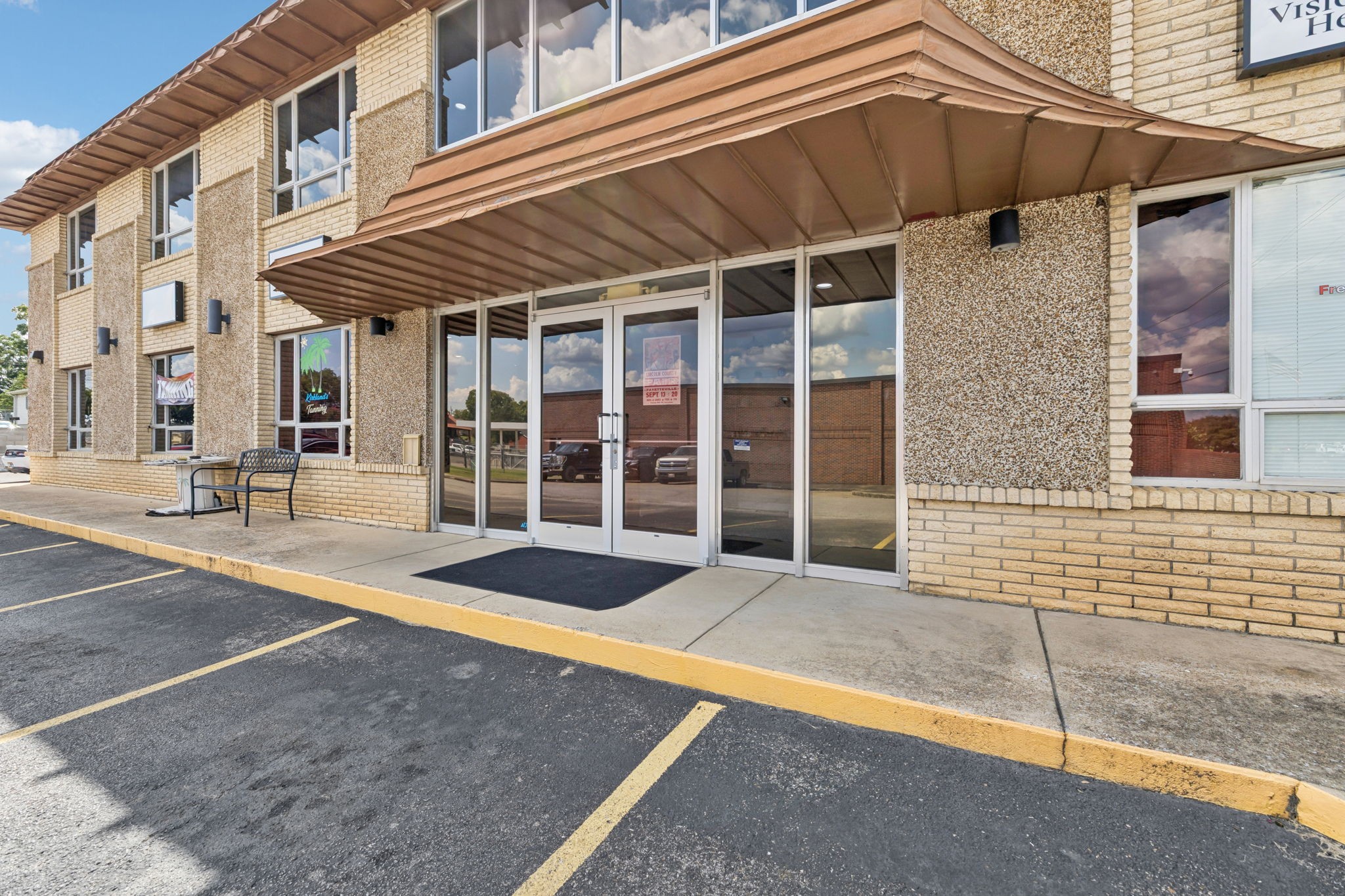 Photo 1 of 49 — 506 College St W, Fayetteville, TN 37334