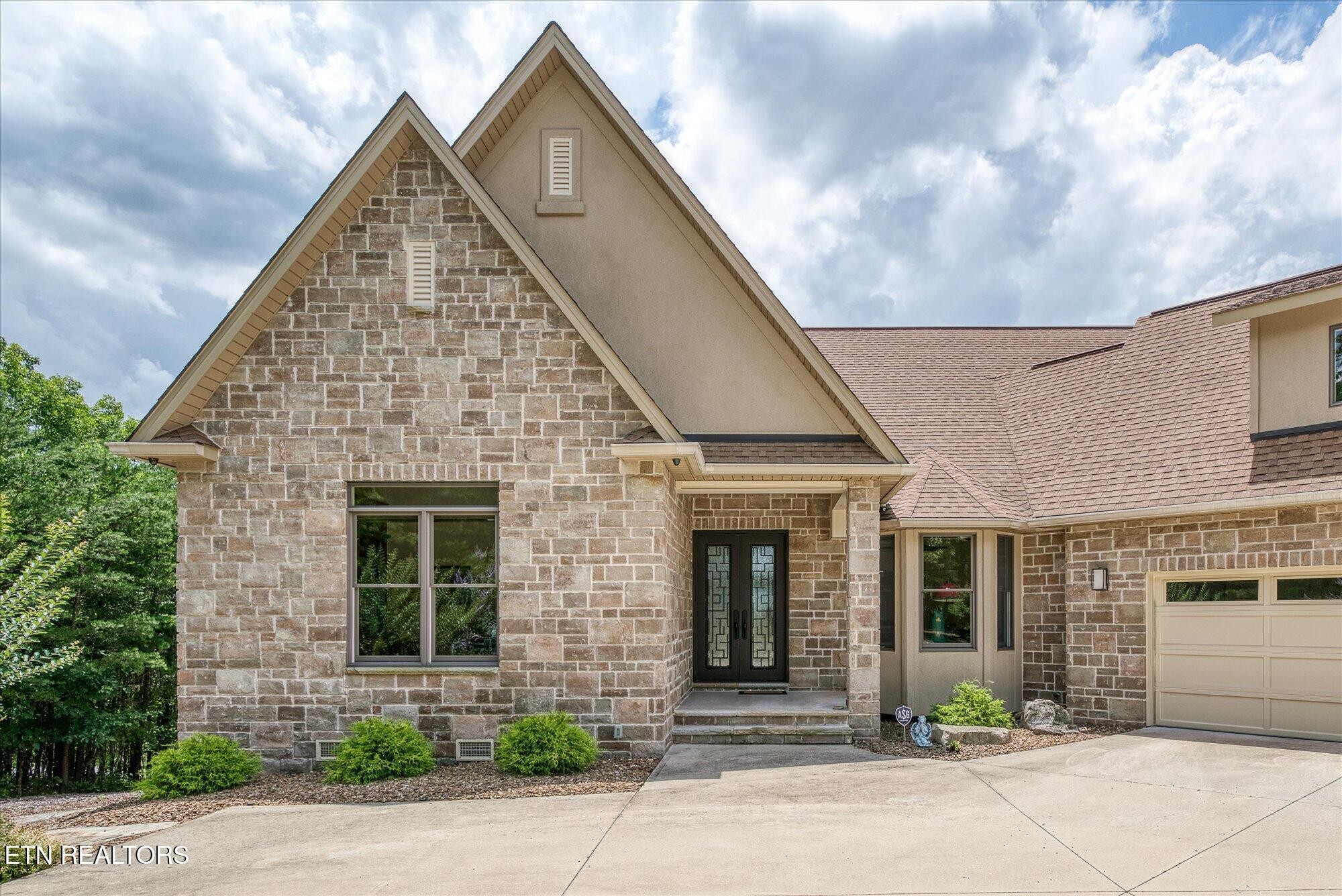 Crossville, Tennessee, 38558, United States, 4 Bedrooms Bedrooms, ,4 BathroomsBathrooms,Residential,Active,2017431