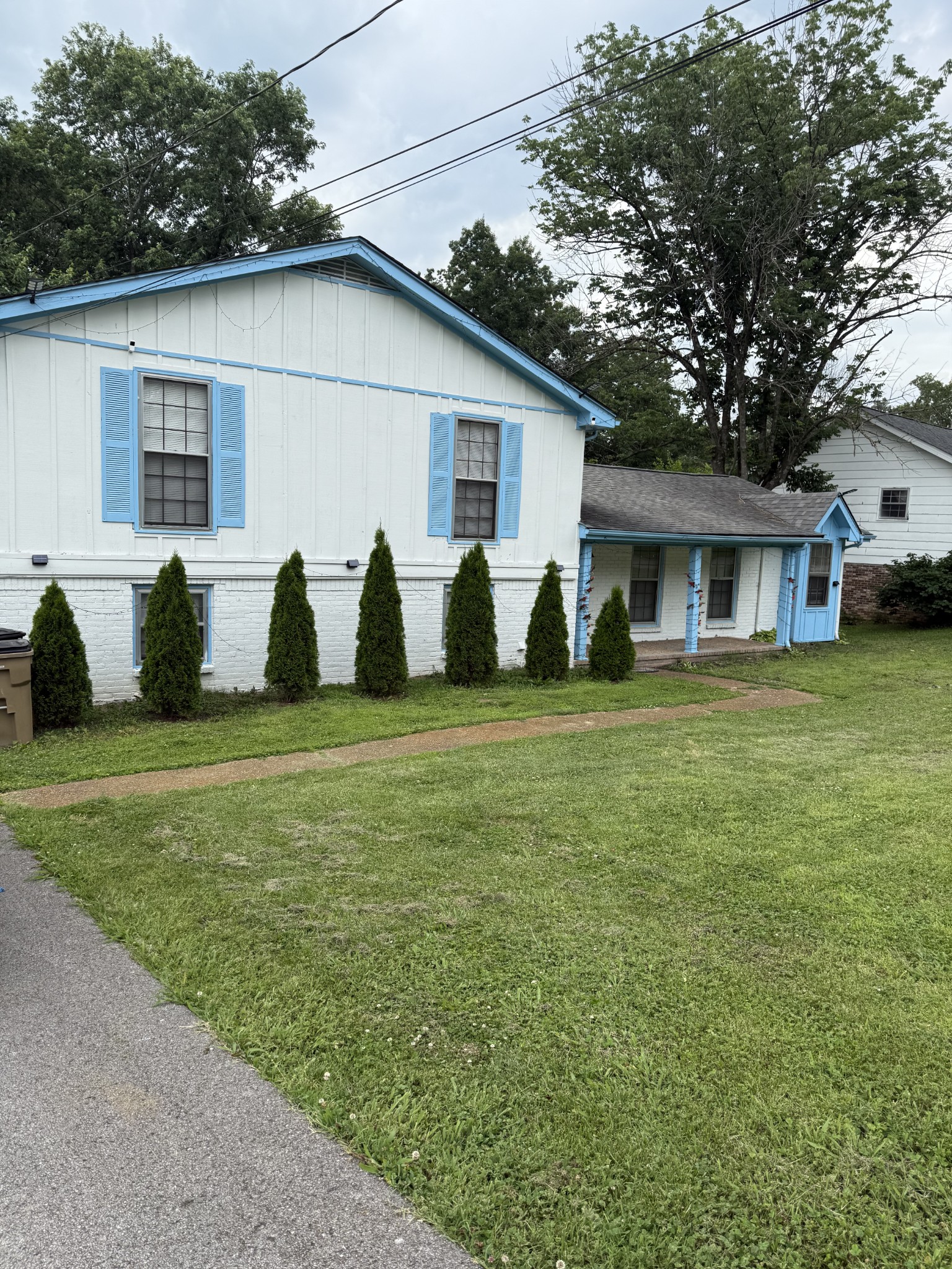 561 Castlegate Dr
