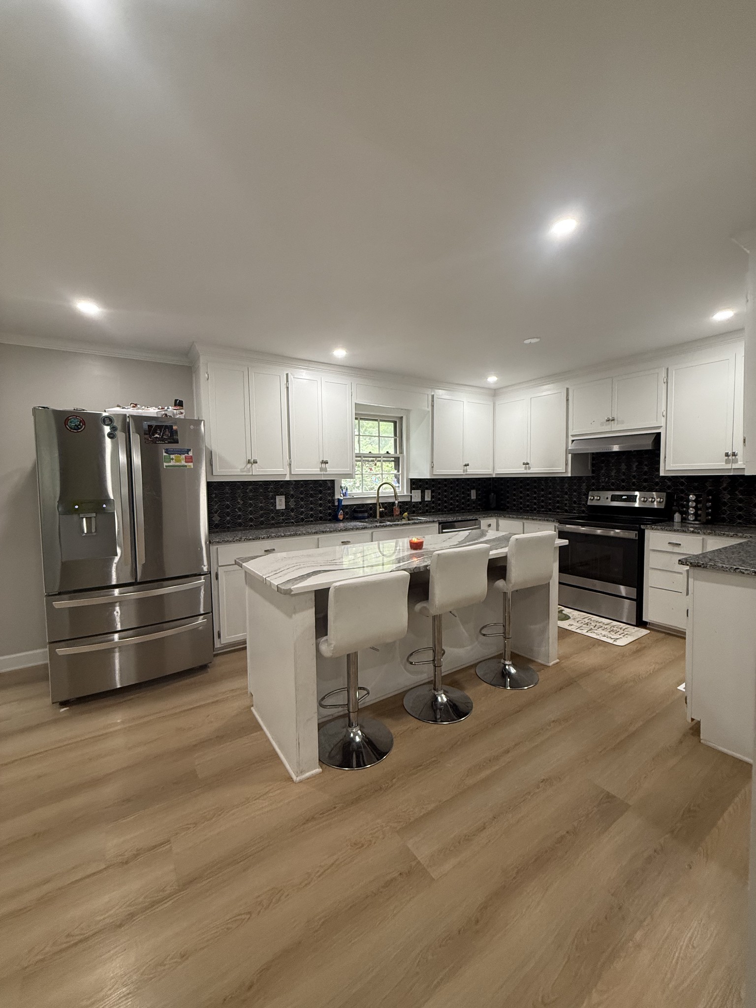 561 Castlegate Dr