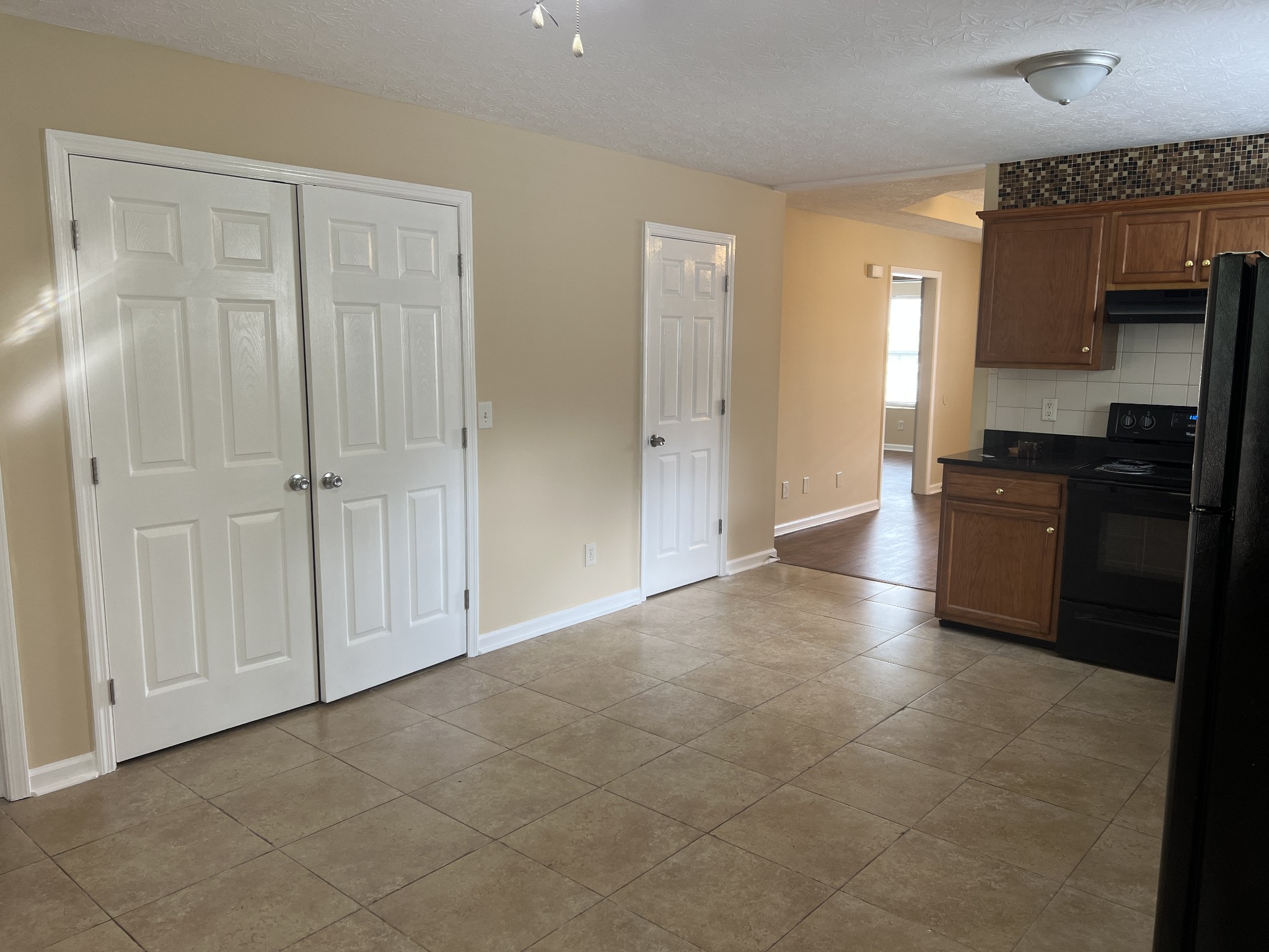 2049 Williams Valley Dr