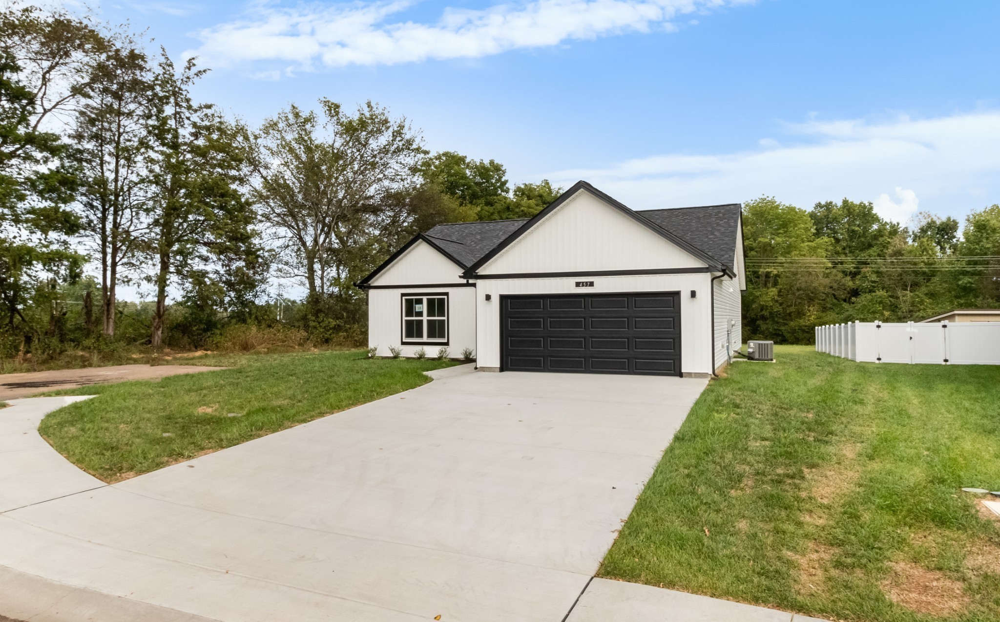 176 Leitrim Dr