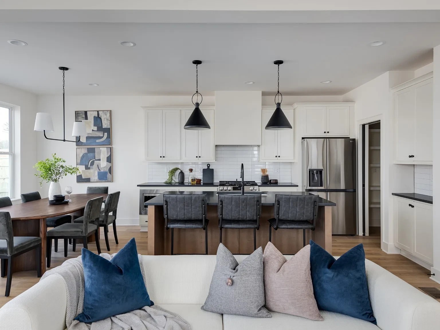 3804 Syfert Ln