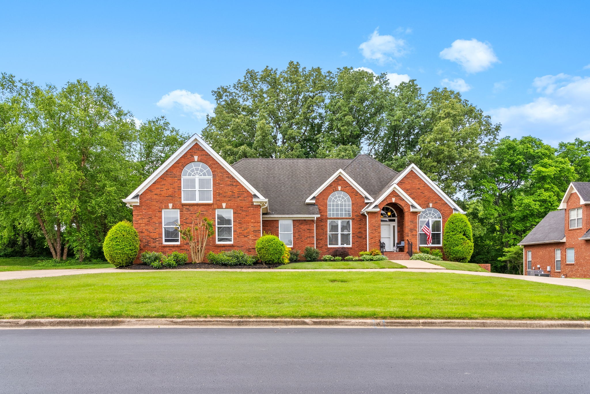 411 Lake Pointe Dr