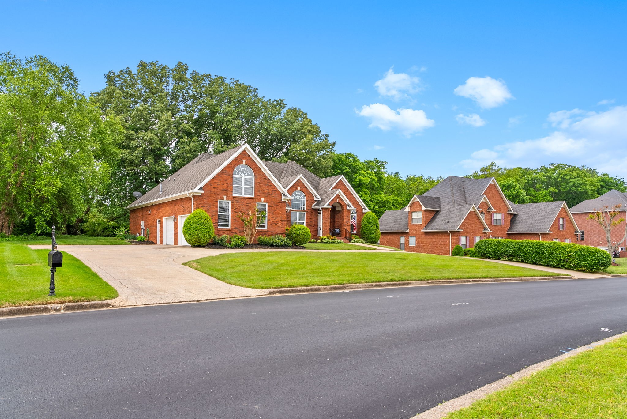 411 Lake Pointe Dr