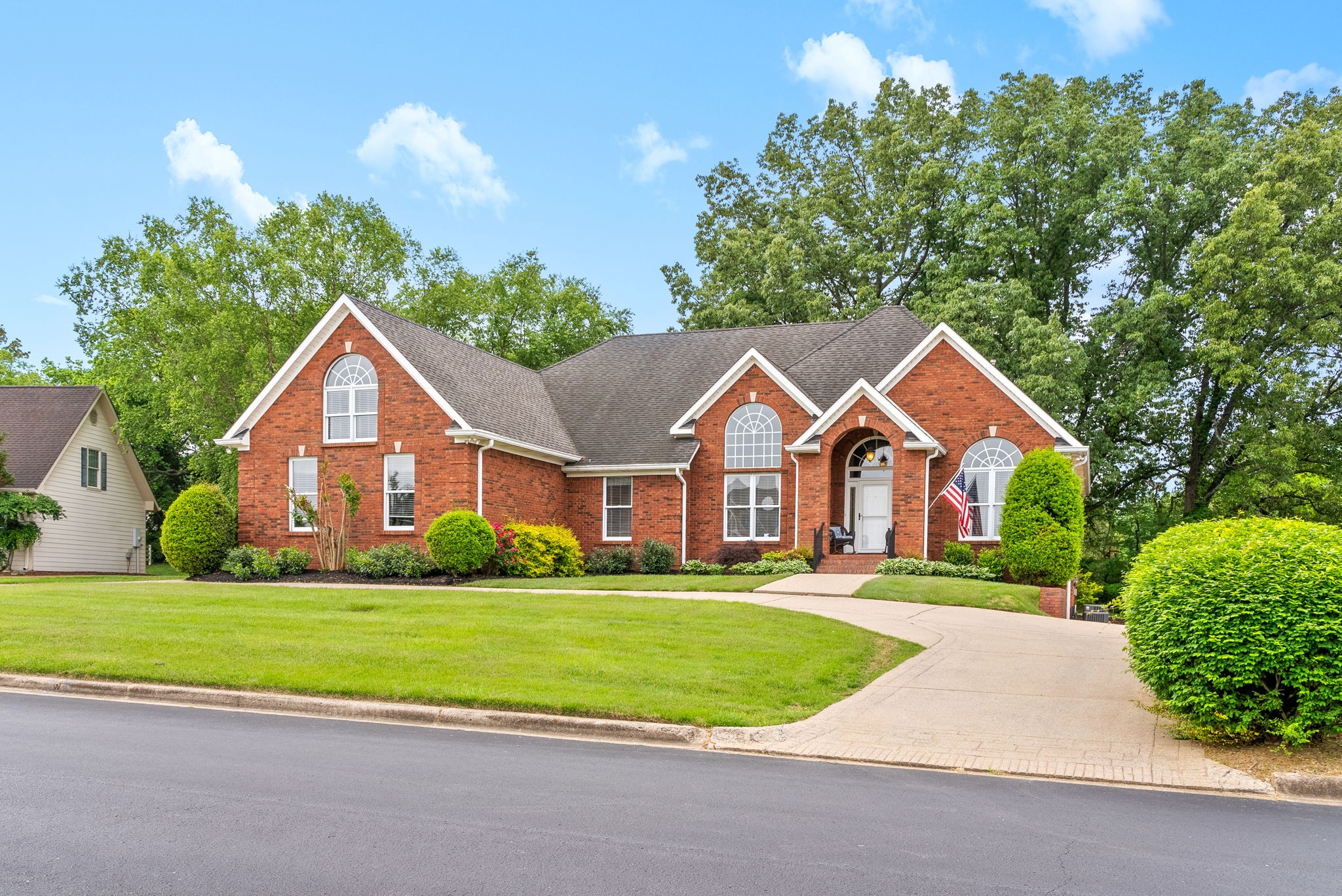 411 Lake Pointe Dr