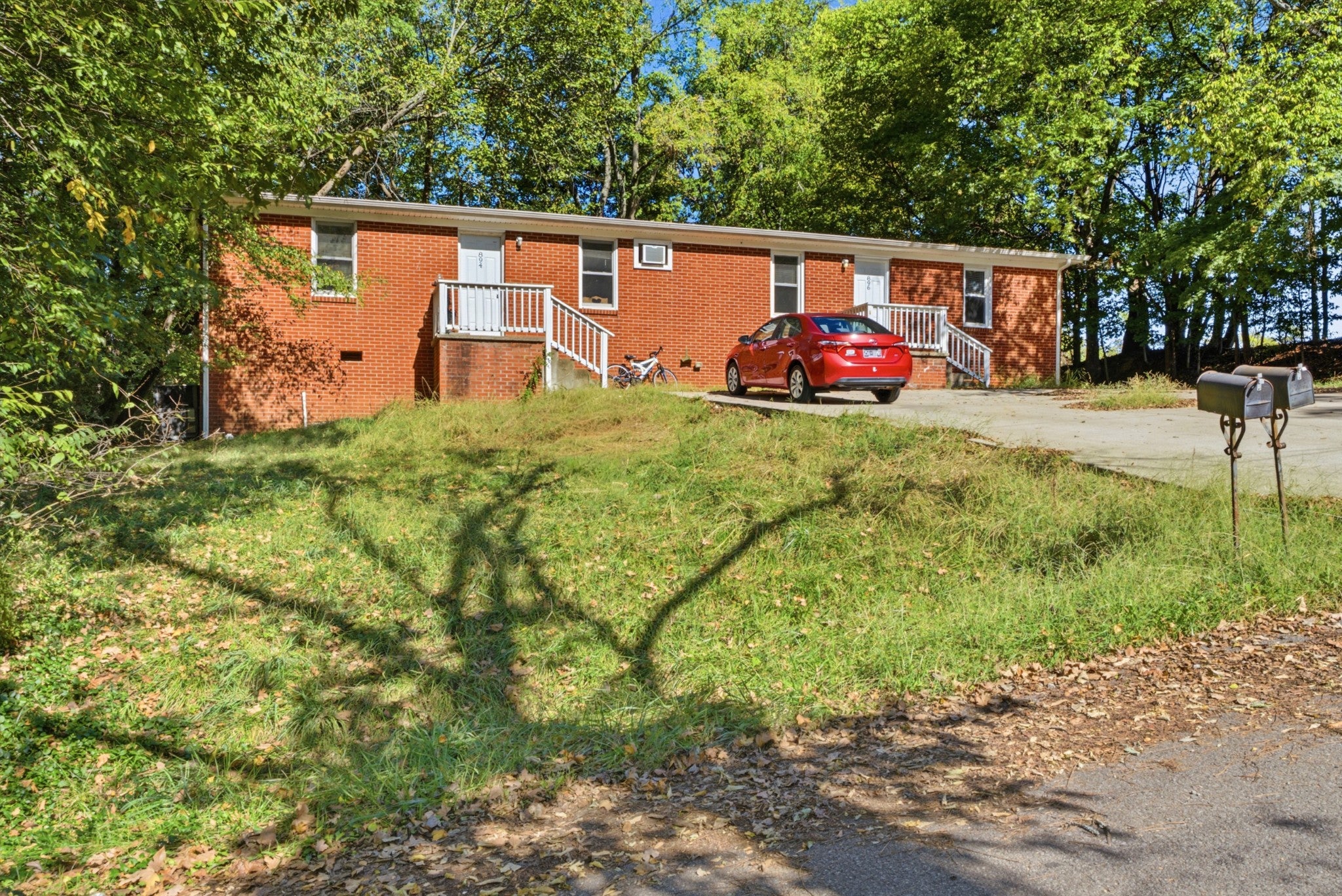 896 Locust Dr
