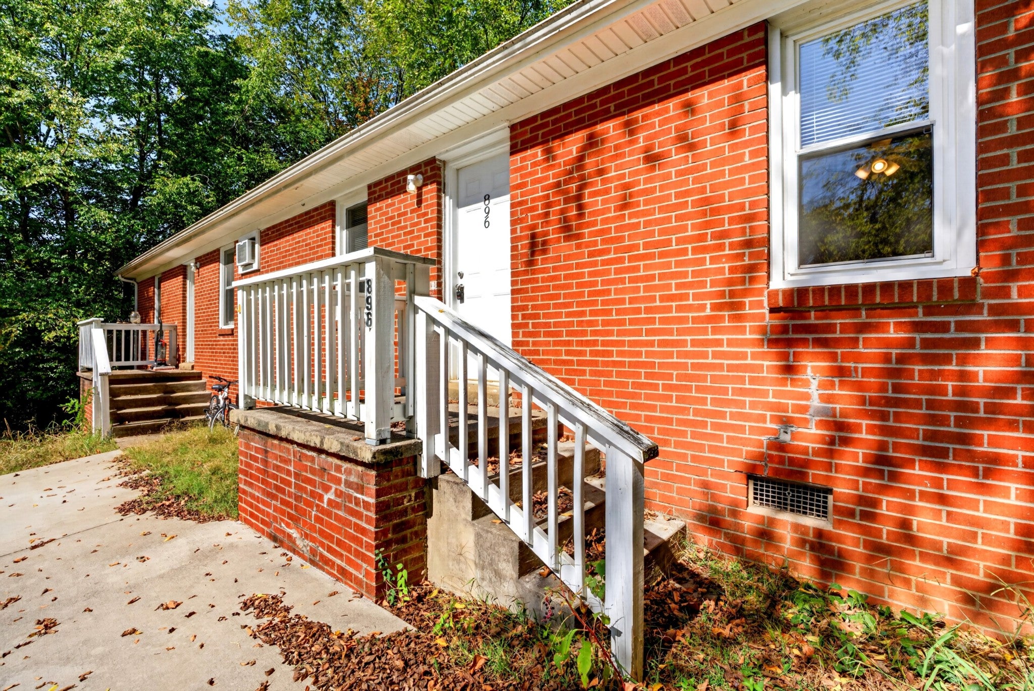 896 Locust Dr
