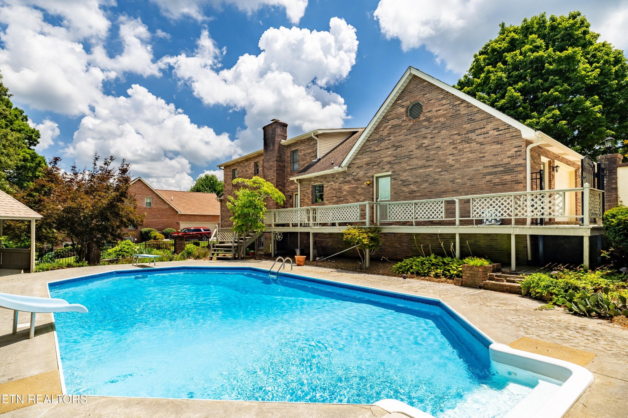 135 N Panoscenic Drive