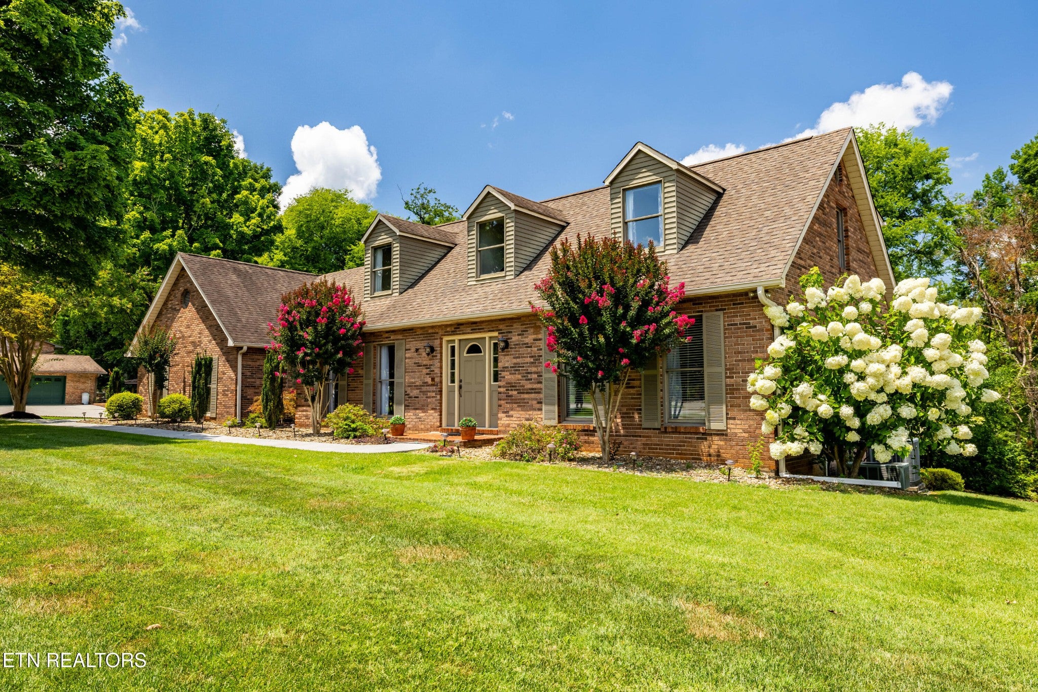 135 N Panoscenic Drive