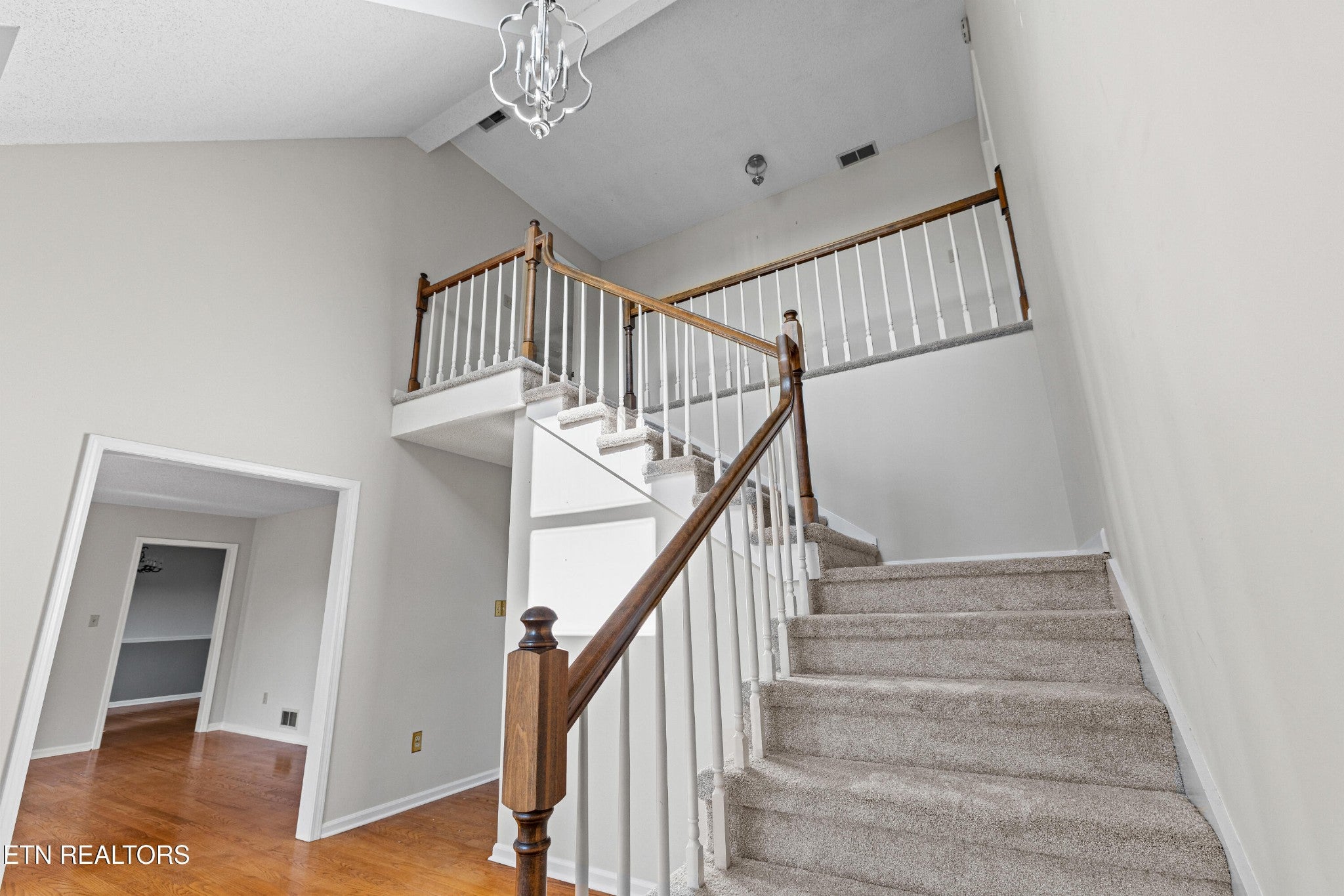 135 N Panoscenic Drive