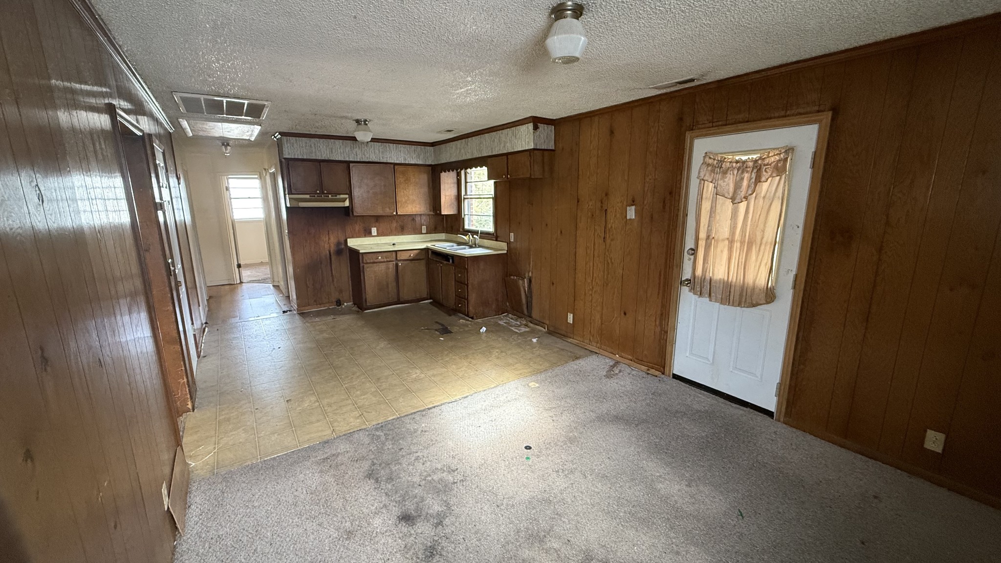 4166 Farmview Dr