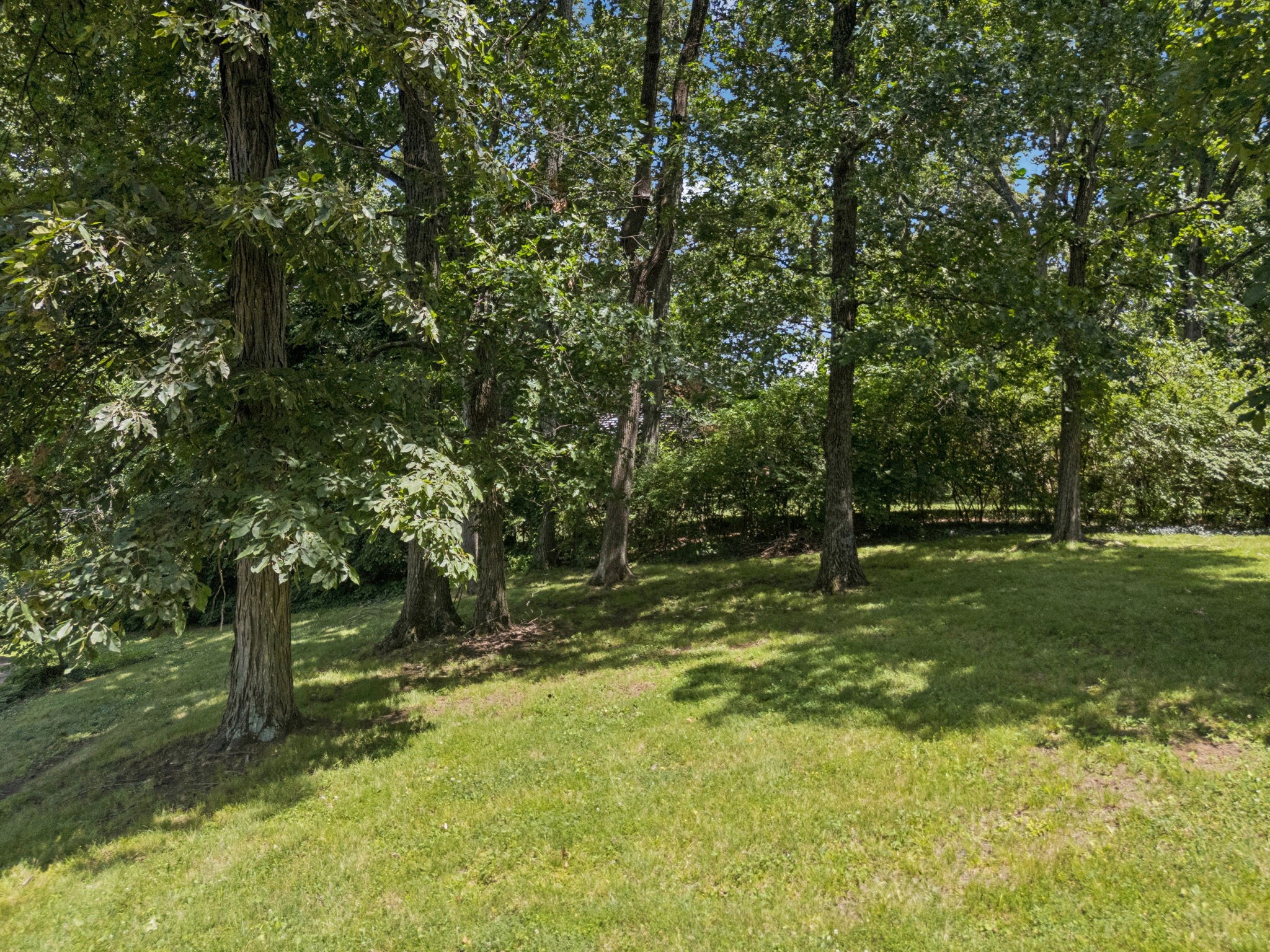 Nashville, Tennessee 37205, United States, 3 Bedrooms Bedrooms, ,4 BathroomsBathrooms,Residential,Pending,191552