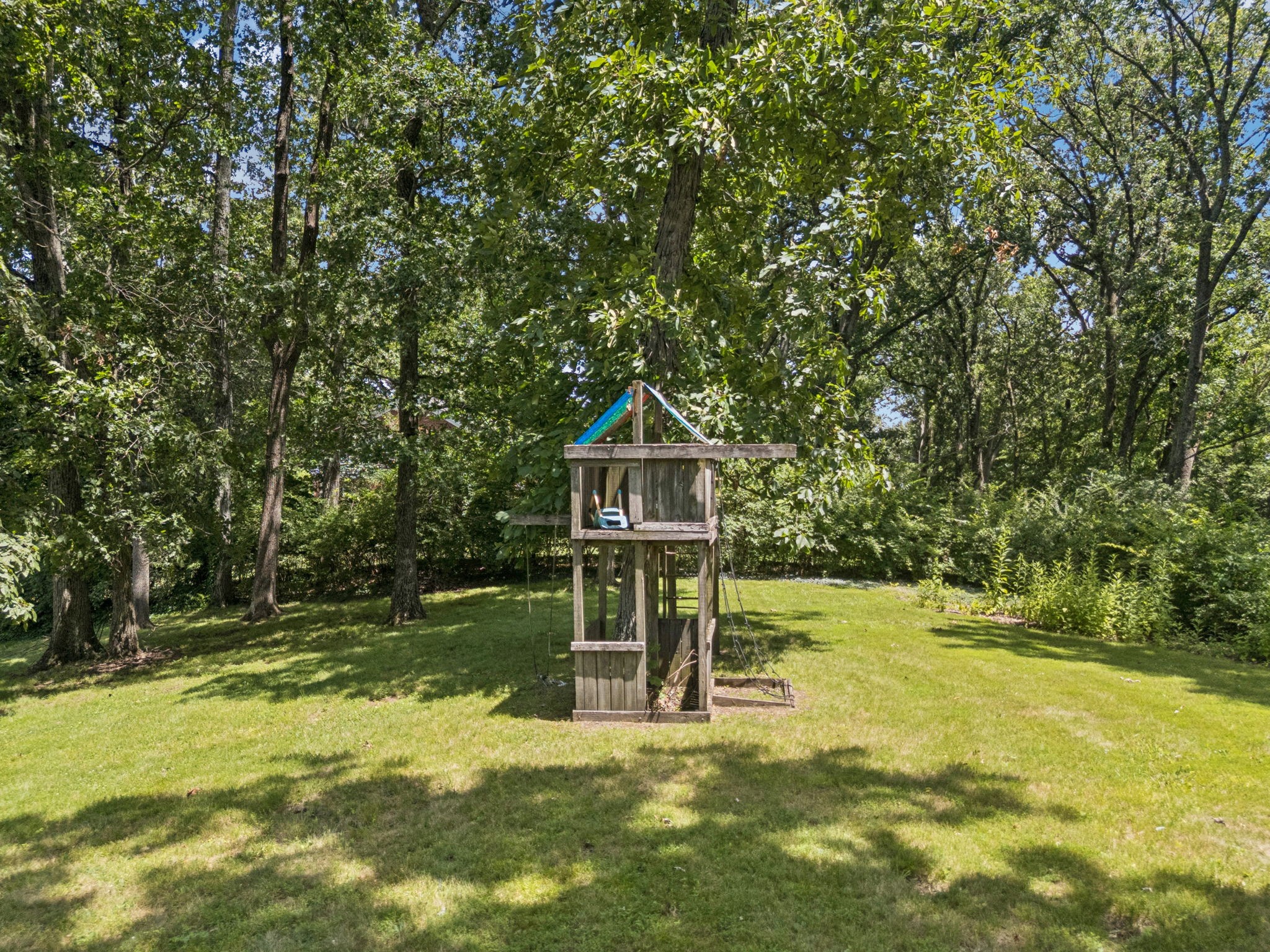 Nashville, Tennessee 37205, United States, 3 Bedrooms Bedrooms, ,4 BathroomsBathrooms,Residential,Pending,191552