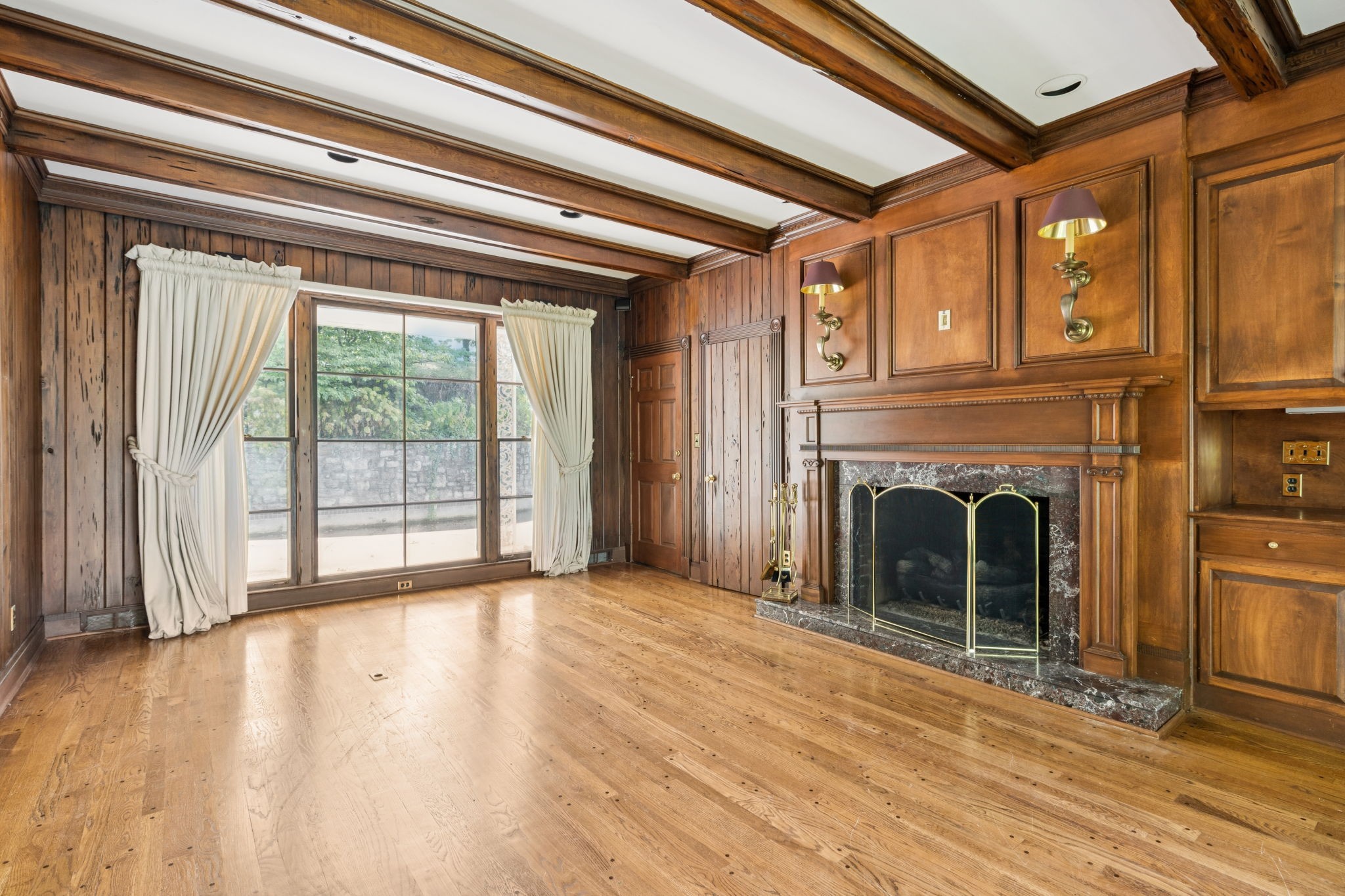 Nashville, Tennessee 37205, United States, 3 Bedrooms Bedrooms, ,4 BathroomsBathrooms,Residential,Pending,191552