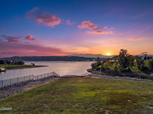 186 SCENIC SHORES DR, DANDRIDGE, TN 37725 - Image d32d4ae0d4b9411e2d83d9b5616dfe86/391847525