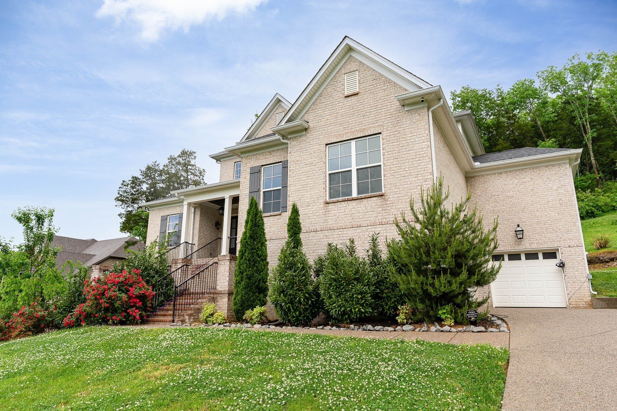 5.0-bed rental at 6343 Wildwood Dr