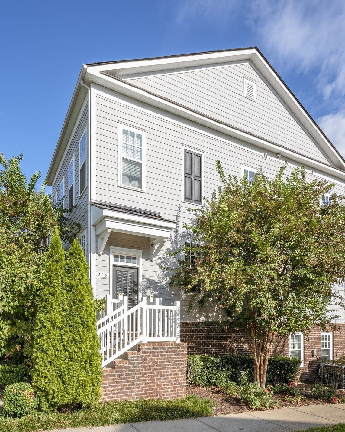 306 Kara Ln